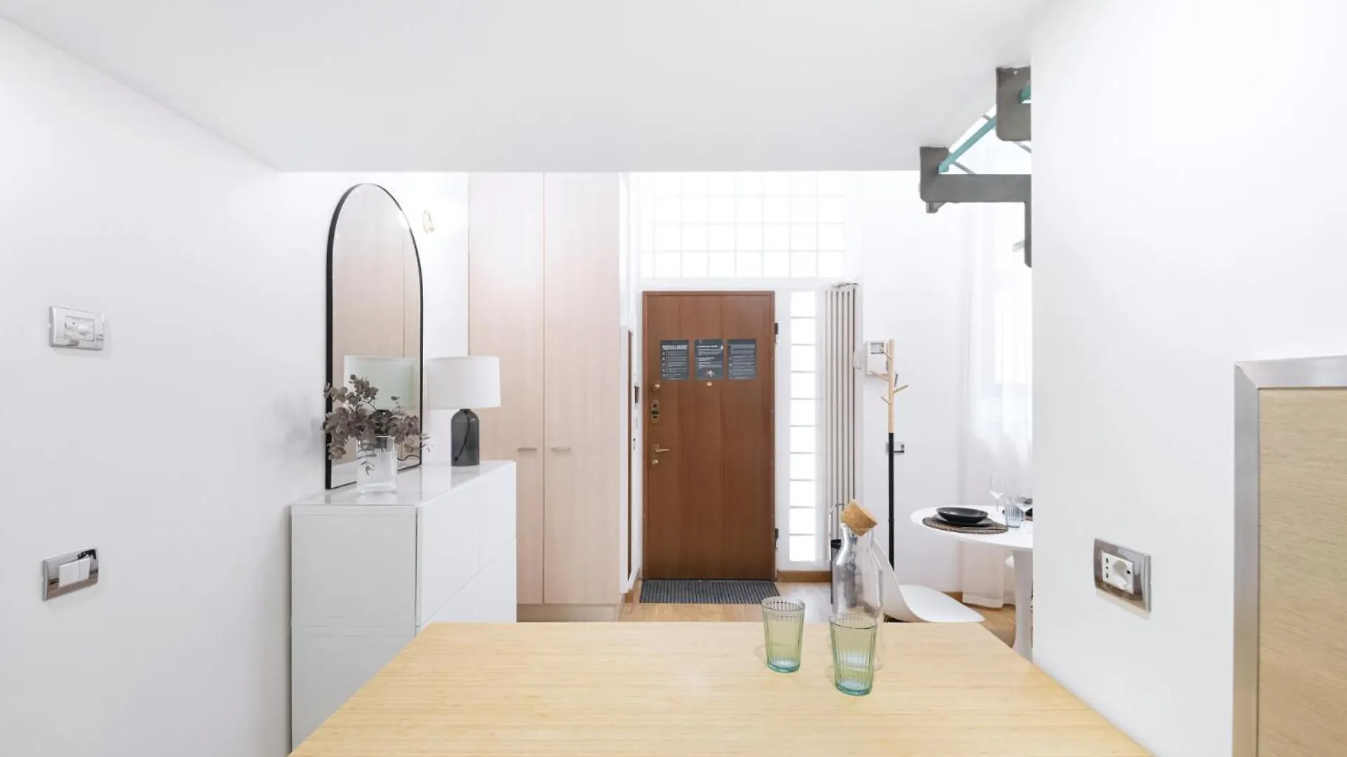 Easylife - Eleganza E Comfort In Loreto Milan