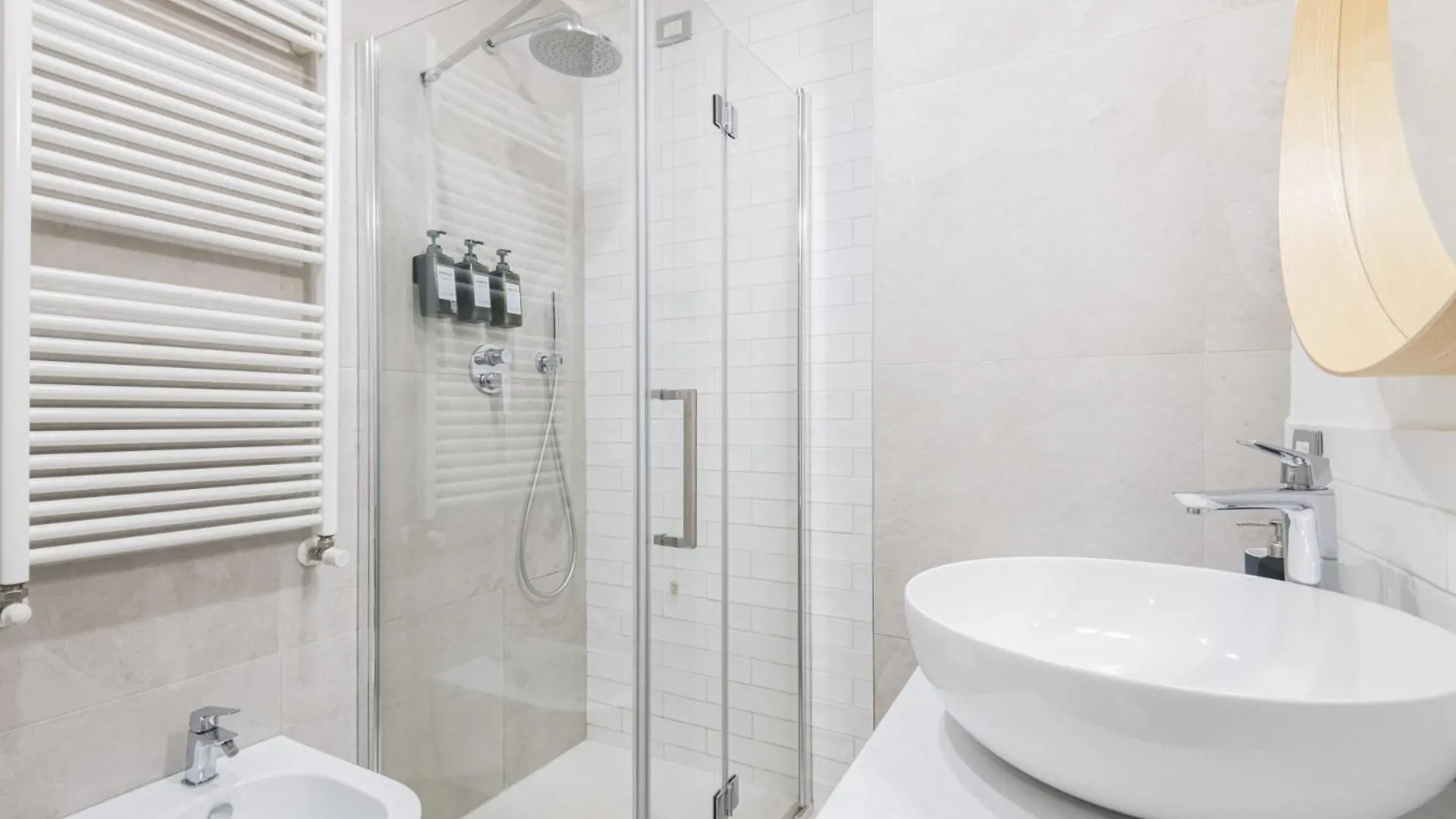Easylife - Eleganza E Comfort In Loreto Milan Apartment