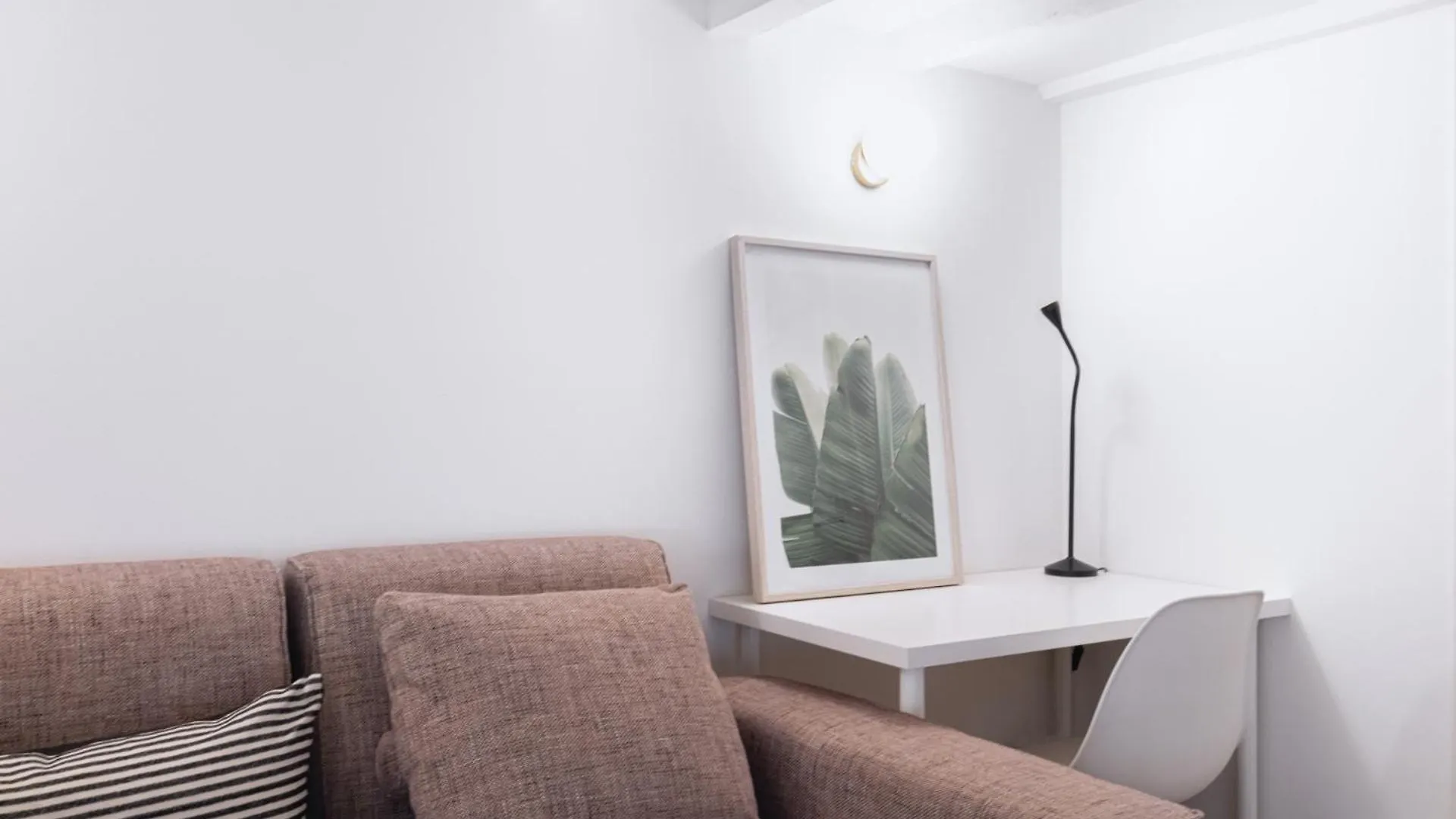 Easylife - Eleganza E Comfort In Loreto Milan 0*,  Italy