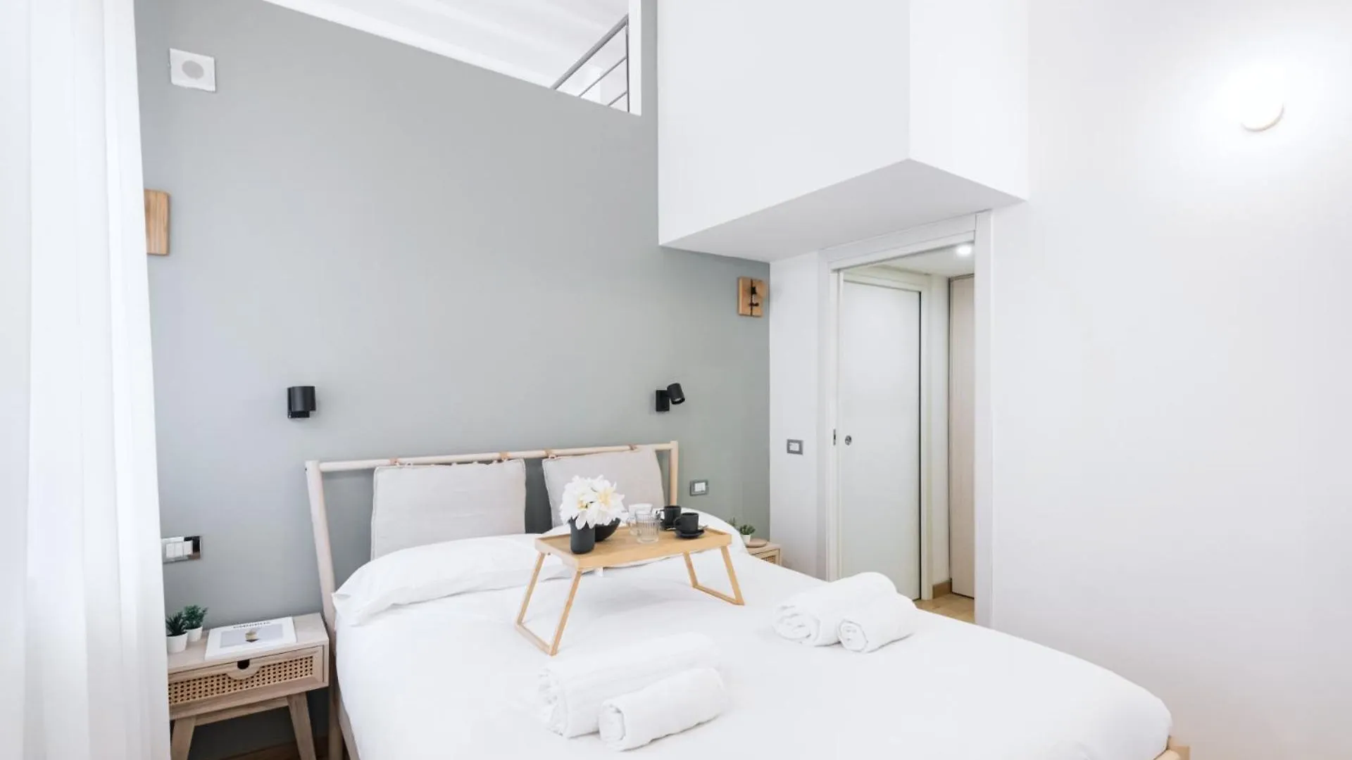 Easylife - Eleganza E Comfort In Loreto Milan Italy